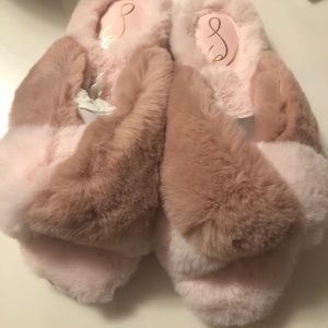 Sam Edelman 12M fuzzy pink slippers